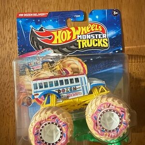 Monster Trucks HW Dozen Delivery Toy